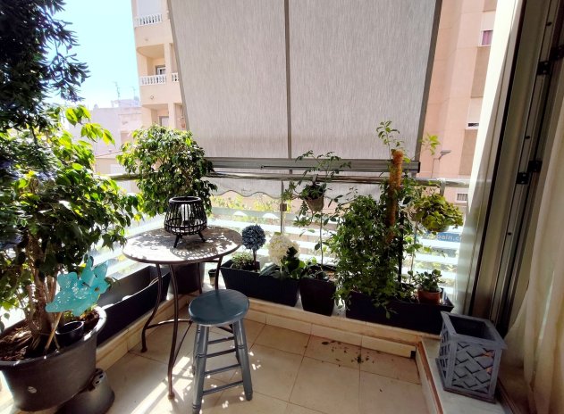 Resale - Apartment / Flat * - Torrevieja *