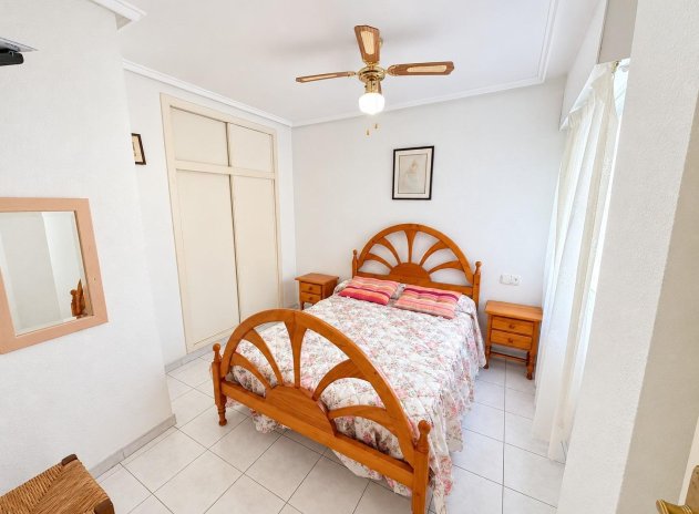 Resale - Apartment / Flat * - Torrevieja *