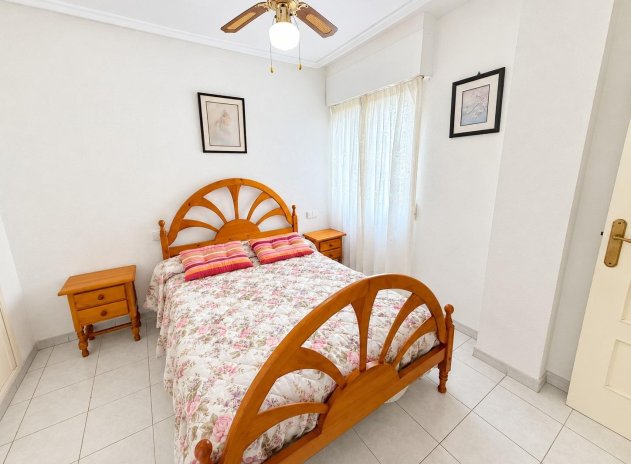 Resale - Apartment / Flat * - Torrevieja *