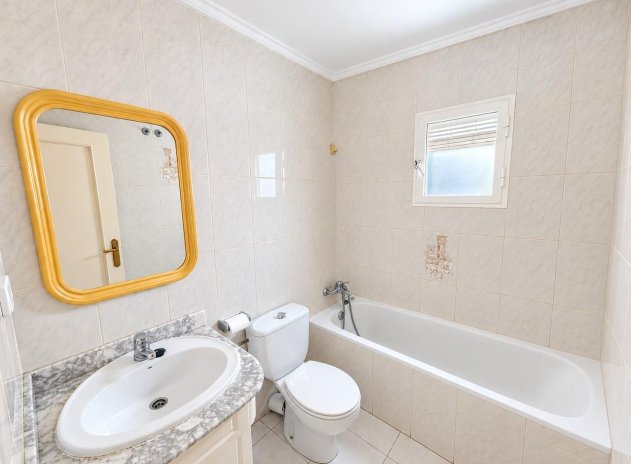 Resale - Apartment / Flat * - Torrevieja *