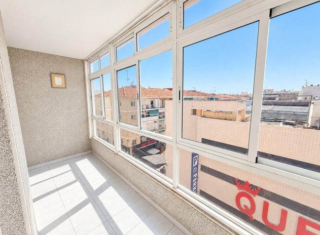 Resale - Apartment / Flat * - Torrevieja *