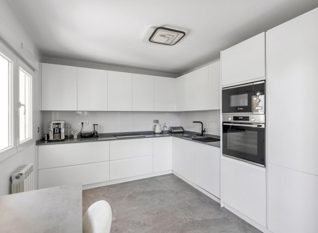 Herverkoop - Villa - Torrevieja - Los Balcones