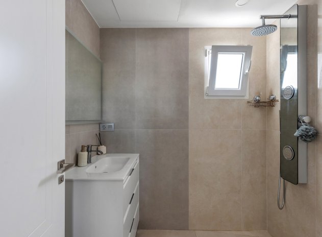 Herverkoop - Villa - Torrevieja - Los Balcones