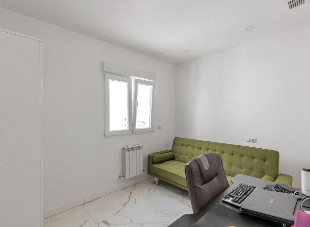 Herverkoop - Villa - Torrevieja - Los Balcones