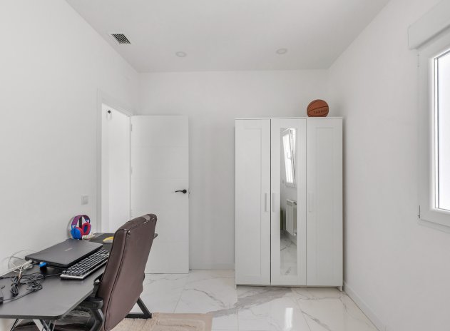 Herverkoop - Villa - Torrevieja - Los Balcones