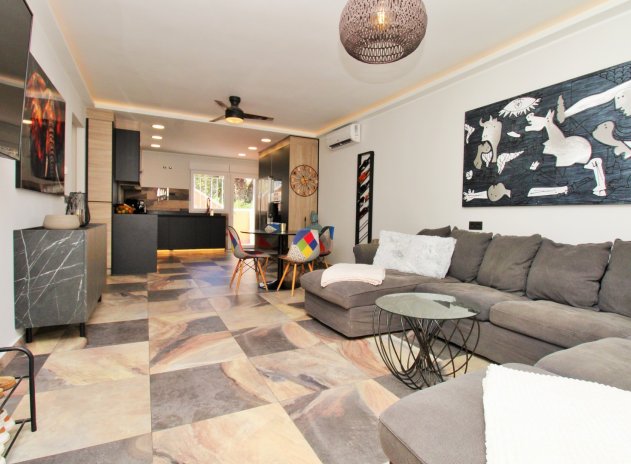 Resale - Villa * - Villamartin * - Villamartín * 