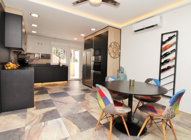 Resale - Villa * - Villamartin * - Villamartín * 