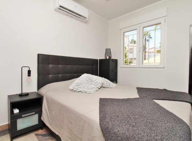 Resale - Villa * - Villamartin * - Villamartín * 