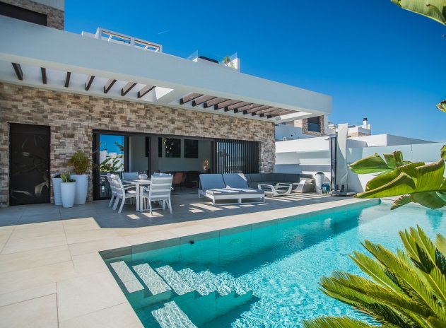 Resale - Villa * - ROJALES