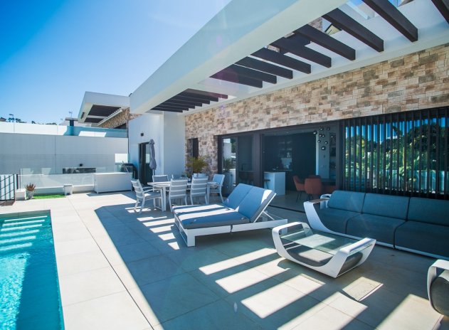 Resale - Villa * - ROJALES