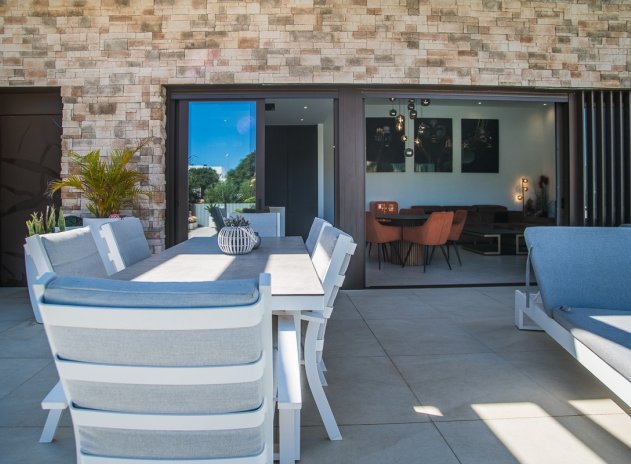 Resale - Villa * - ROJALES