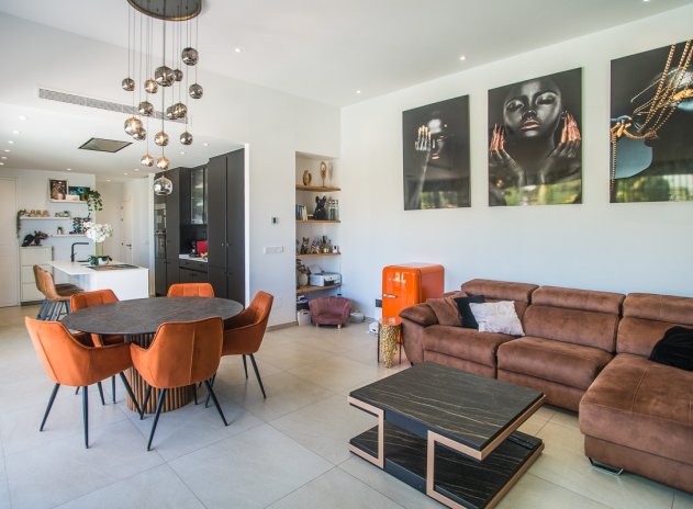 Resale - Villa * - ROJALES