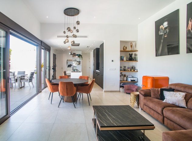Resale - Villa * - ROJALES
