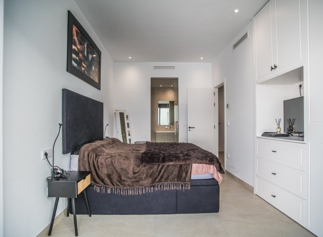 Resale - Villa * - ROJALES