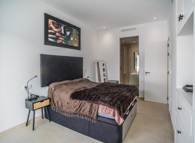 Resale - Villa * - ROJALES
