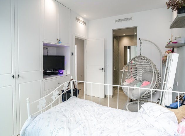 Resale - Villa * - ROJALES