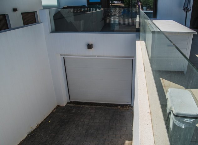 Resale - Villa * - ROJALES