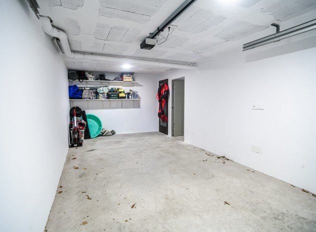Resale - Villa * - ROJALES