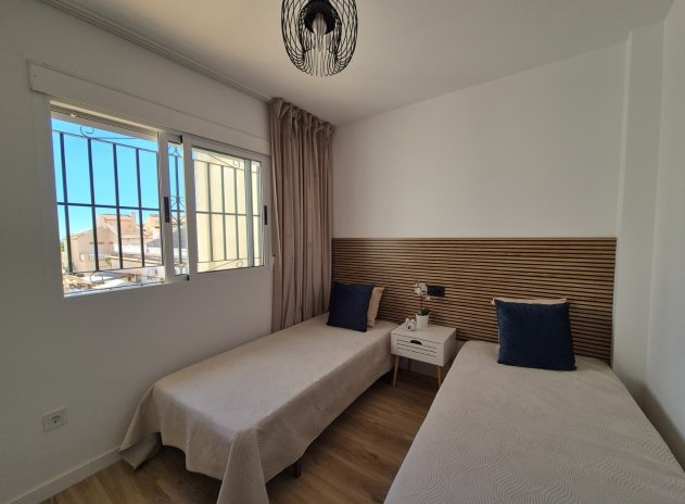 Revente - Maison mitoyenne - Alicante - La Florida