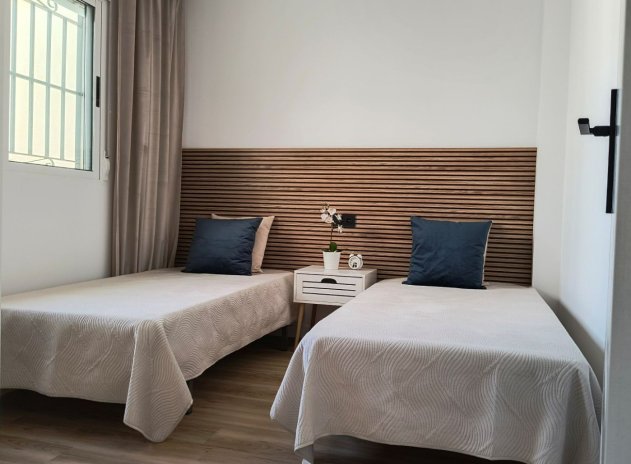 Revente - Maison mitoyenne - Alicante - La Florida