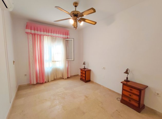 Reventa - Villa - Villamartin - Villamartín