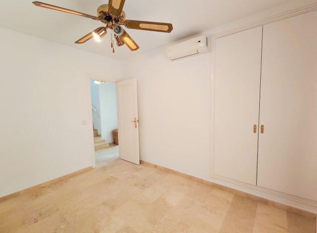 Reventa - Villa - Villamartin - Villamartín