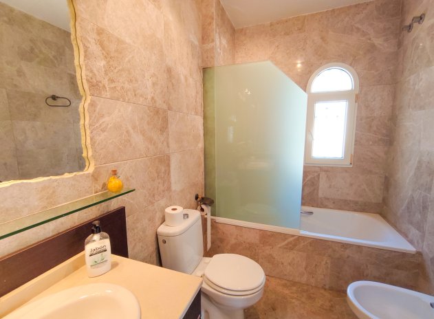 Reventa - Villa - Villamartin - Villamartín