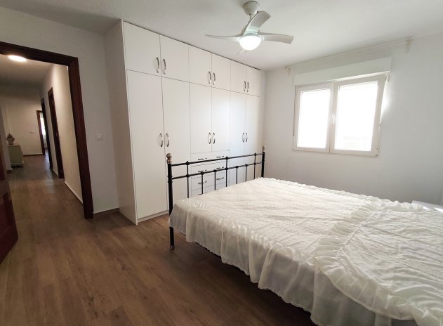 Resale - Apartment / Flat * - Benijofar *