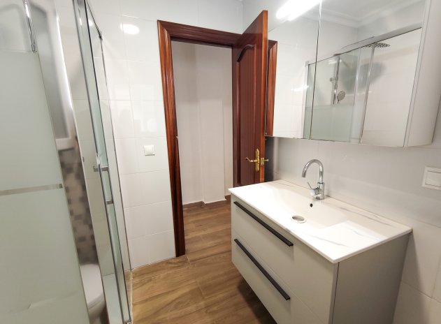 Resale - Apartment / Flat * - Benijofar *