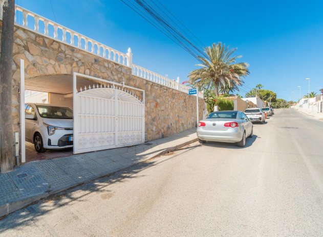 Herverkoop - Villa - Orihuela Costa - Los Balcones