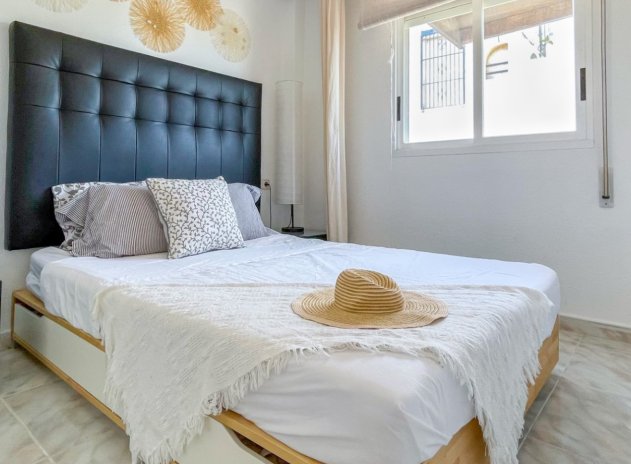 Herverkoop - Rijwoning - Torrevieja - La Siesta