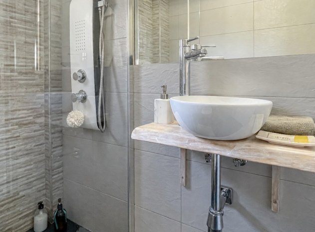 Herverkoop - Rijwoning - Torrevieja - La Siesta