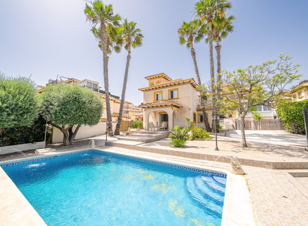 Resale - Villa * - Playa Flamenca *