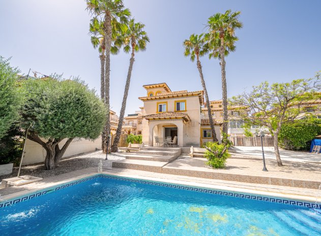 Resale - Villa * - Playa Flamenca *