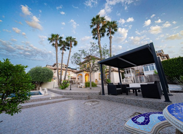Resale - Villa * - Playa Flamenca *