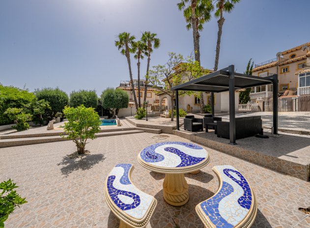 Resale - Villa * - Playa Flamenca *