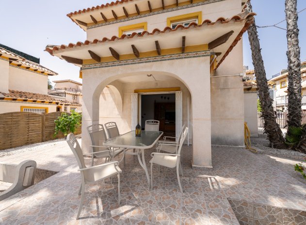 Resale - Villa * - Playa Flamenca *