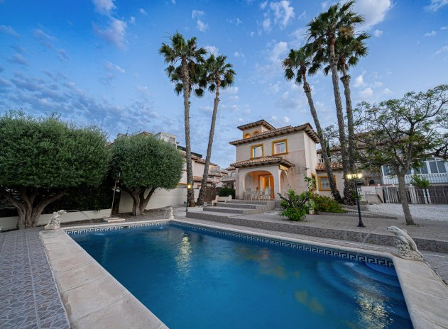 Resale - Villa * - Playa Flamenca *