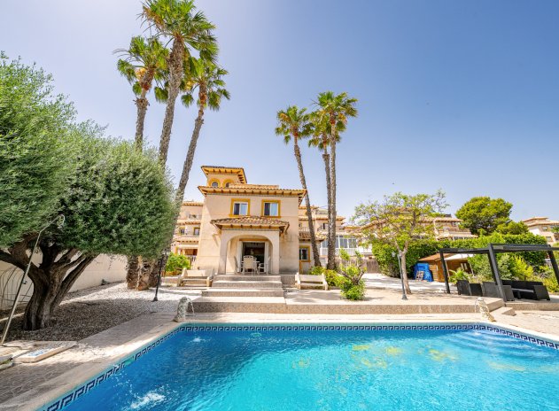 Resale - Villa * - Playa Flamenca *