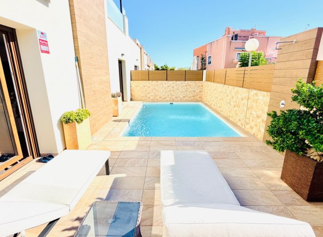Herverkoop - Villa - Los Montesinos - La Herrada