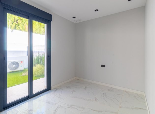 Resale - Apartment / Flat * - Orihuela Costa *
