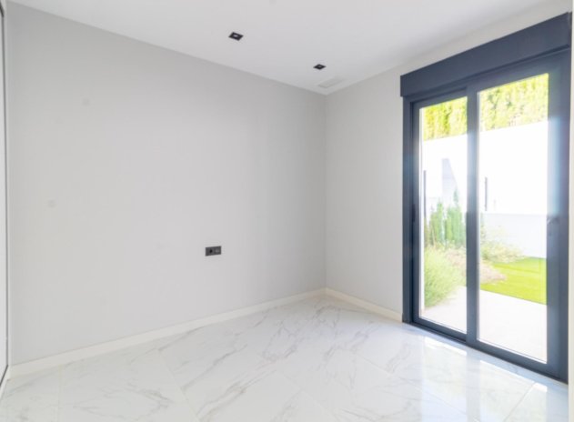 Resale - Apartment / Flat * - Orihuela Costa *