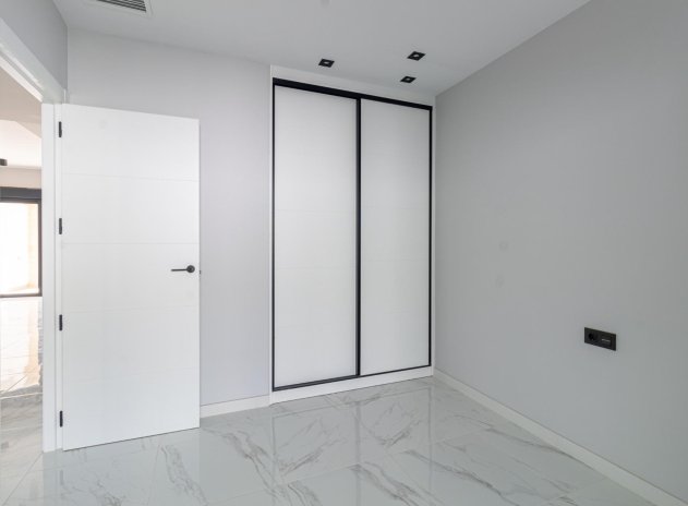 Resale - Apartment / Flat * - Orihuela Costa *