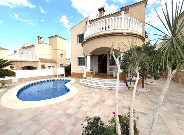 Herverkoop - Villa - Orihuela Costa - Villamartín