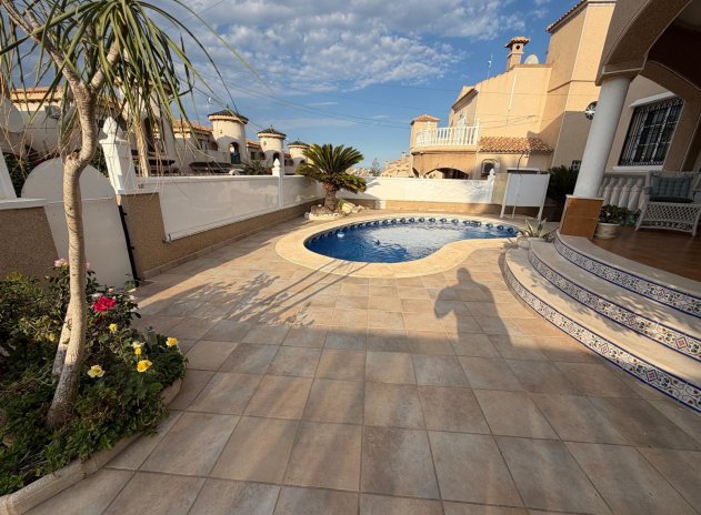 Herverkoop - Villa - Orihuela Costa - Villamartín