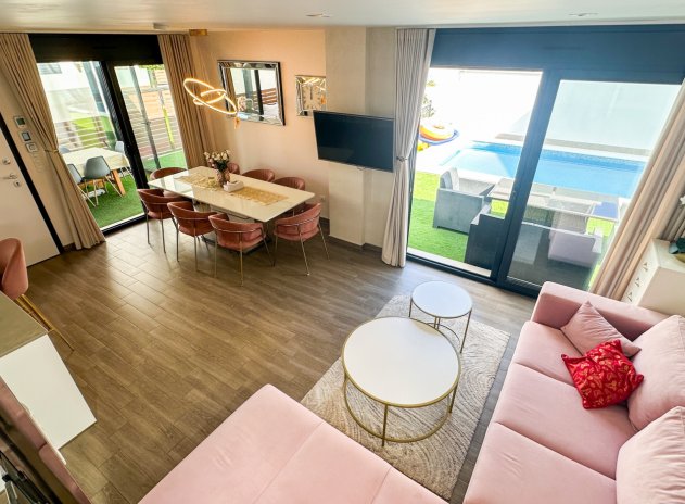 Herverkoop - Villa - Torrevieja - Aguas Nuevas