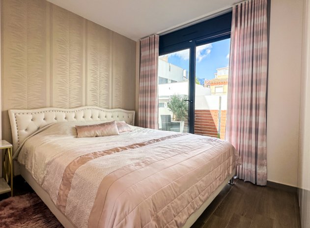 Herverkoop - Villa - Torrevieja - Aguas Nuevas