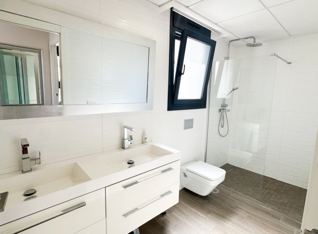 Herverkoop - Villa - Torrevieja - Aguas Nuevas