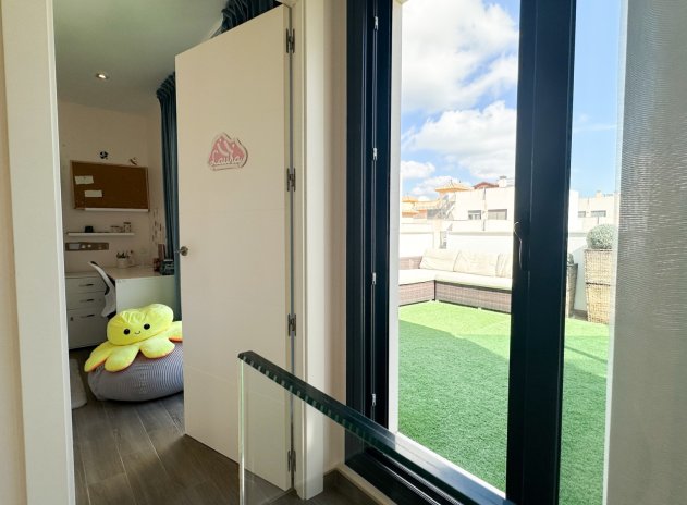Herverkoop - Villa - Torrevieja - Aguas Nuevas