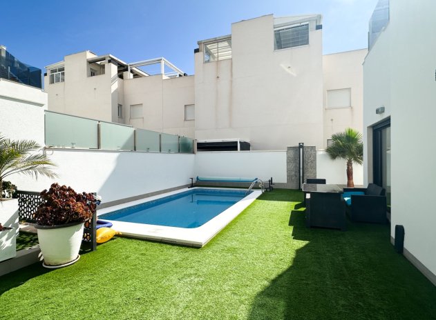 Herverkoop - Villa - Torrevieja - Aguas Nuevas